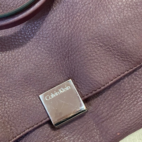 Calvin Klein burgundy bag - Picture 5 of 11